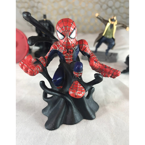Marvel and DC Comics figurines toys or cake toppers - Picture 5 of 8